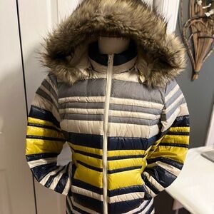 J McLaughlin Women's Duck Down Filled Puffer Jacket Size L. Zip off hood.